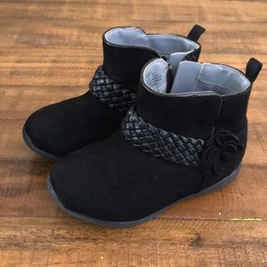 Stride rite black booties, size 9 toddler